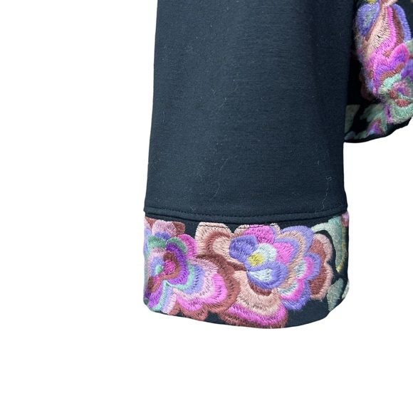 Johnny Was Bee Active Long Sleeve Crew Embroidered Pullover Top Size XXL 2X Boho - Picture 8 of 16